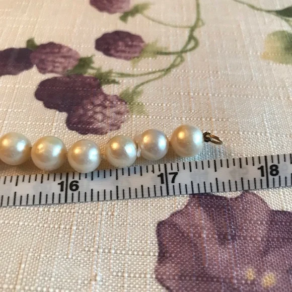 MACYS- AUTHENTIC MATCHED PEARLS, GOLD BEAD SPACERS AND FACETED CRYSTAL NECKLACE - Picture 8 of 16